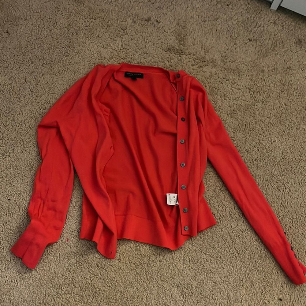 Banana republic red top